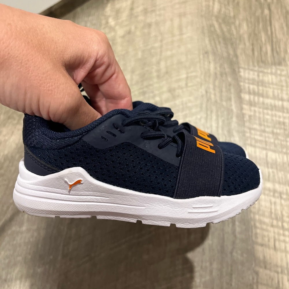 Brand new size 6 Puma sneakers!